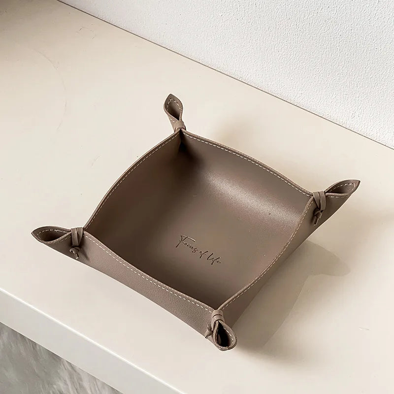 Leather storage tray for dice jewelry and keys - M