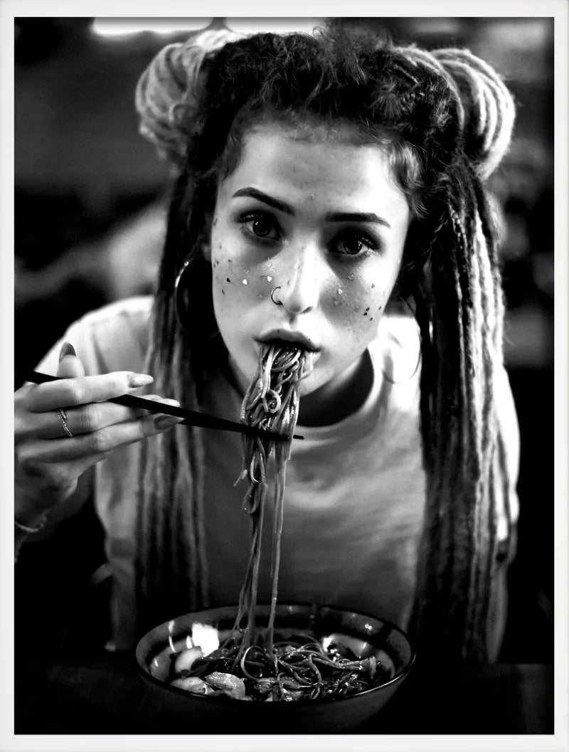 Poster wall art women drink wine spaghettis gift decoration - 60X90cm Unframed / 18