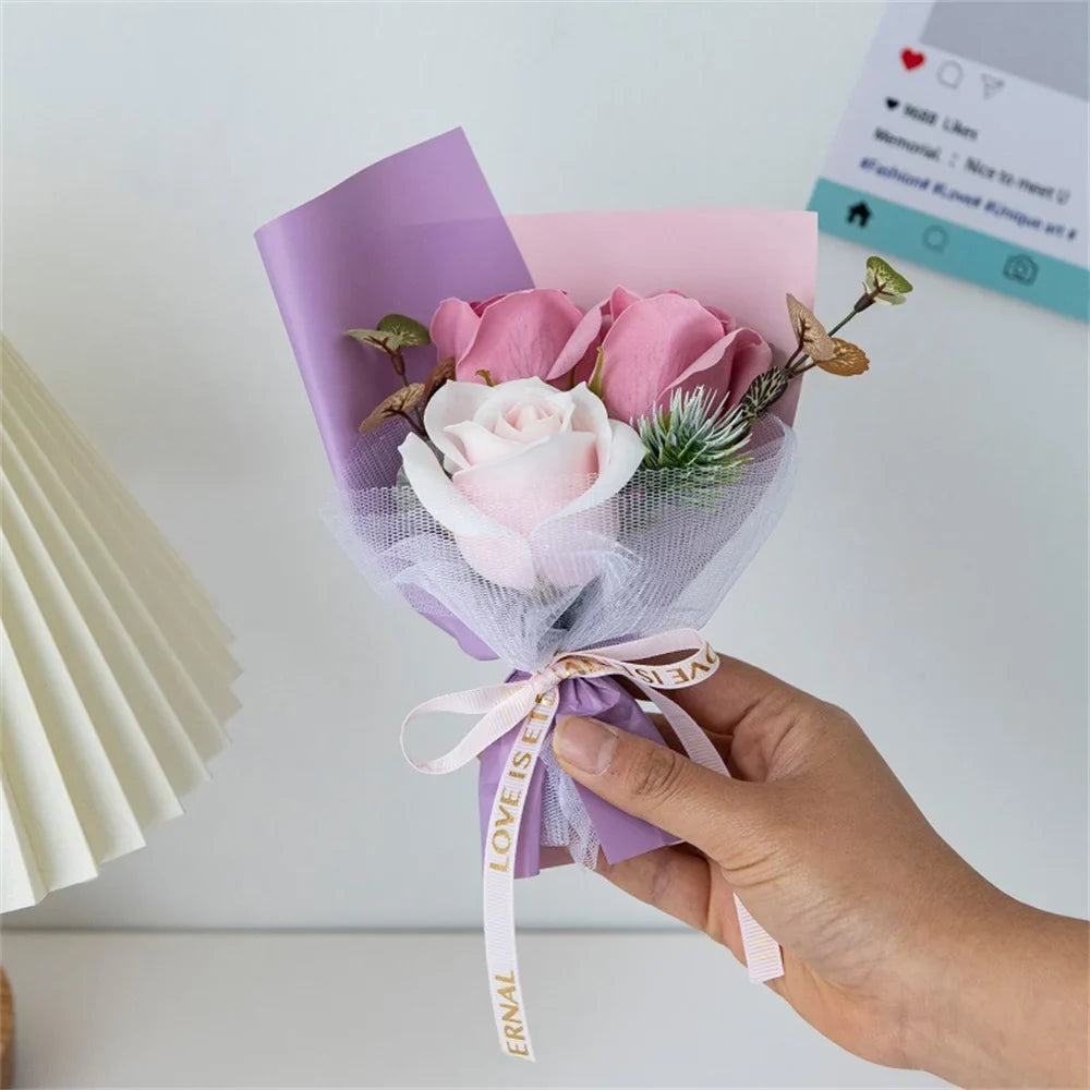 Small bouquet of artificial rose wines for decorative saint-valentine - view 3