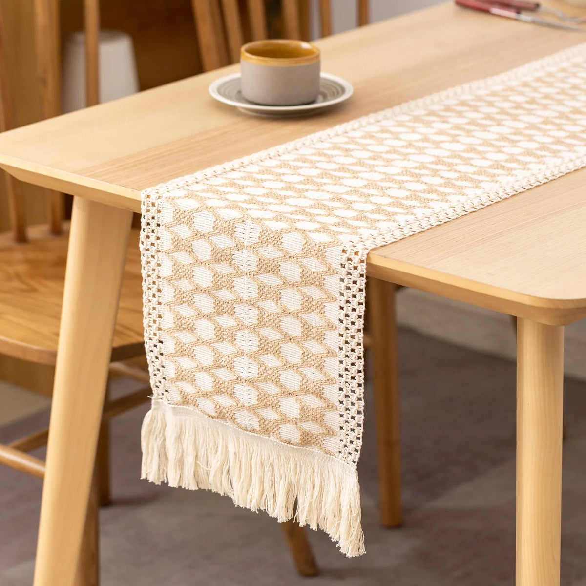 Natural-Elegance Bohemian Beige Table Runner with Pom-Poms - 30X50cm