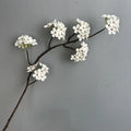 Artificial silk flowers for elegant and refined interior decoration - White