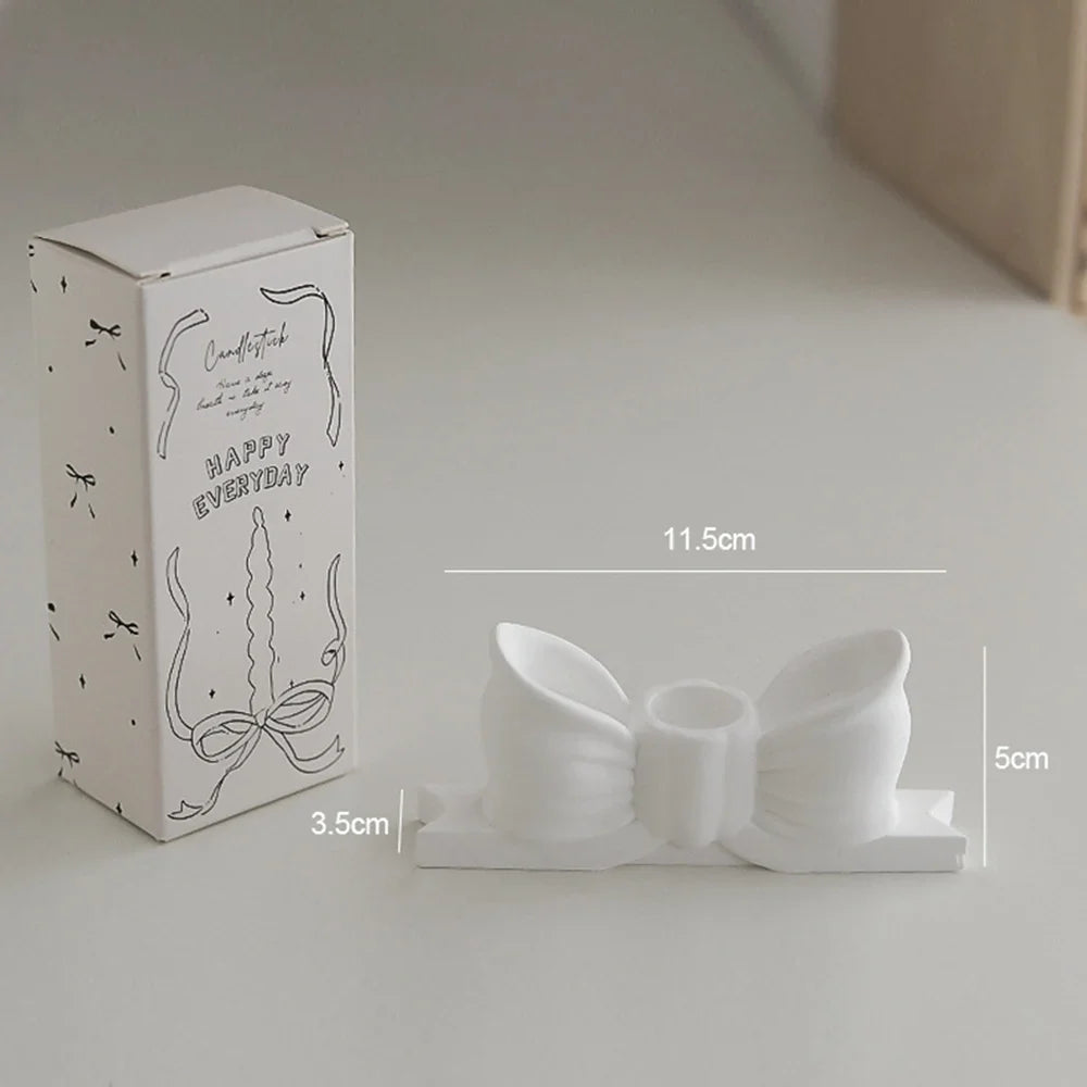 Korean vintage candlestick in the shape of a creative decorative knot - White / One Size / 1 Piece