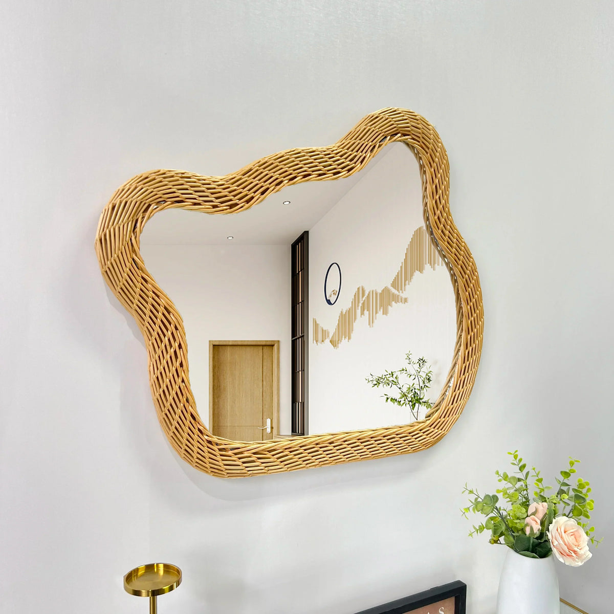 Rattan mirror bear luxurious design to hang on wall - 80x70cm