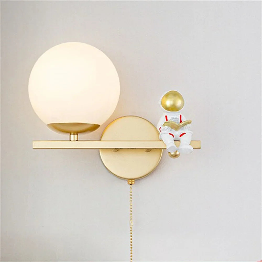 Led wall sconce in golden glass for children's room - view 3