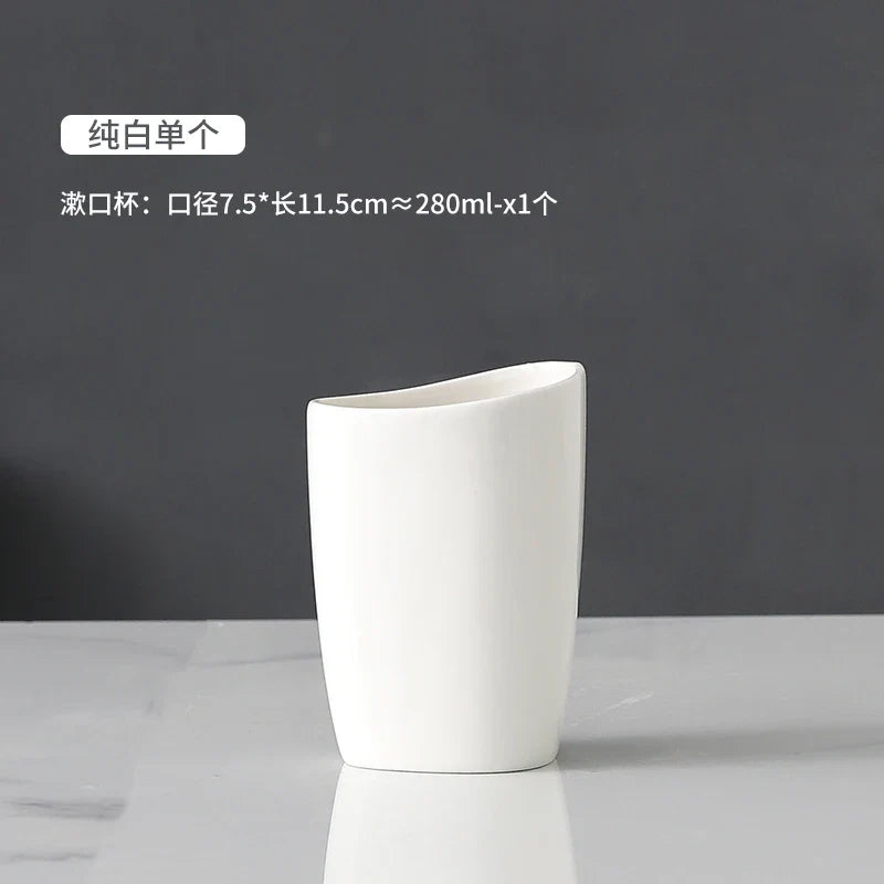 Ceramic bathroom accessories for interior decoration - Coupe blanche