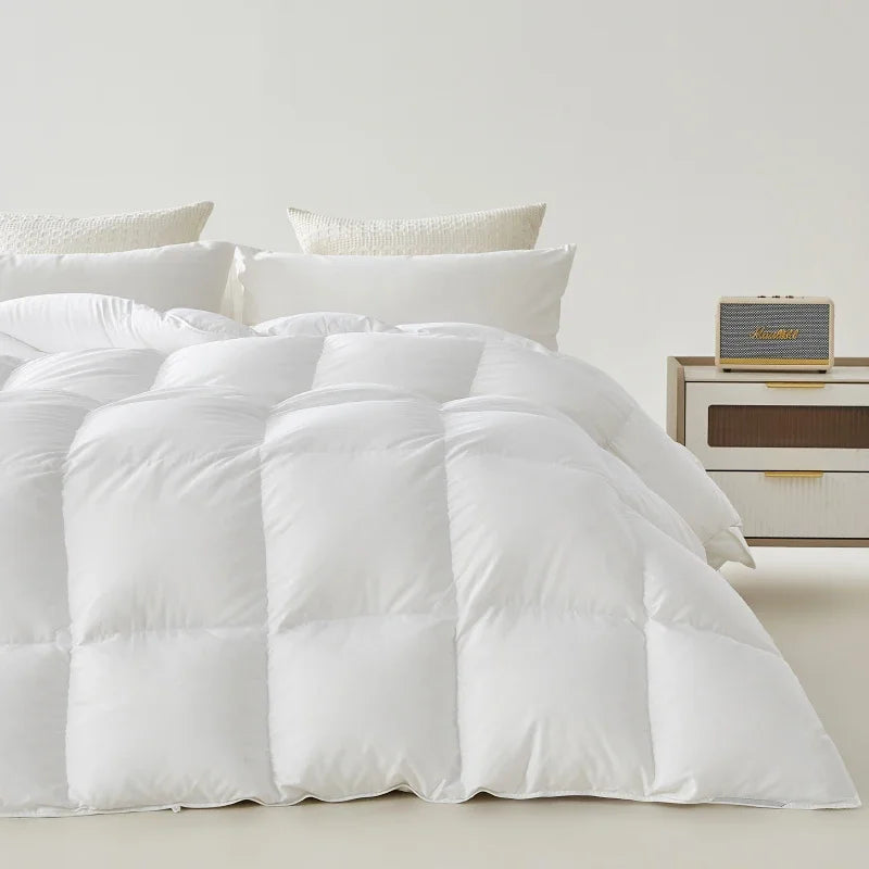 White Goose Down Winter Comforter, Grey or White, 2 to 4 kg