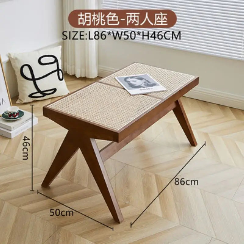 True Nordic style rattan stool for changing shoes - Chocolat