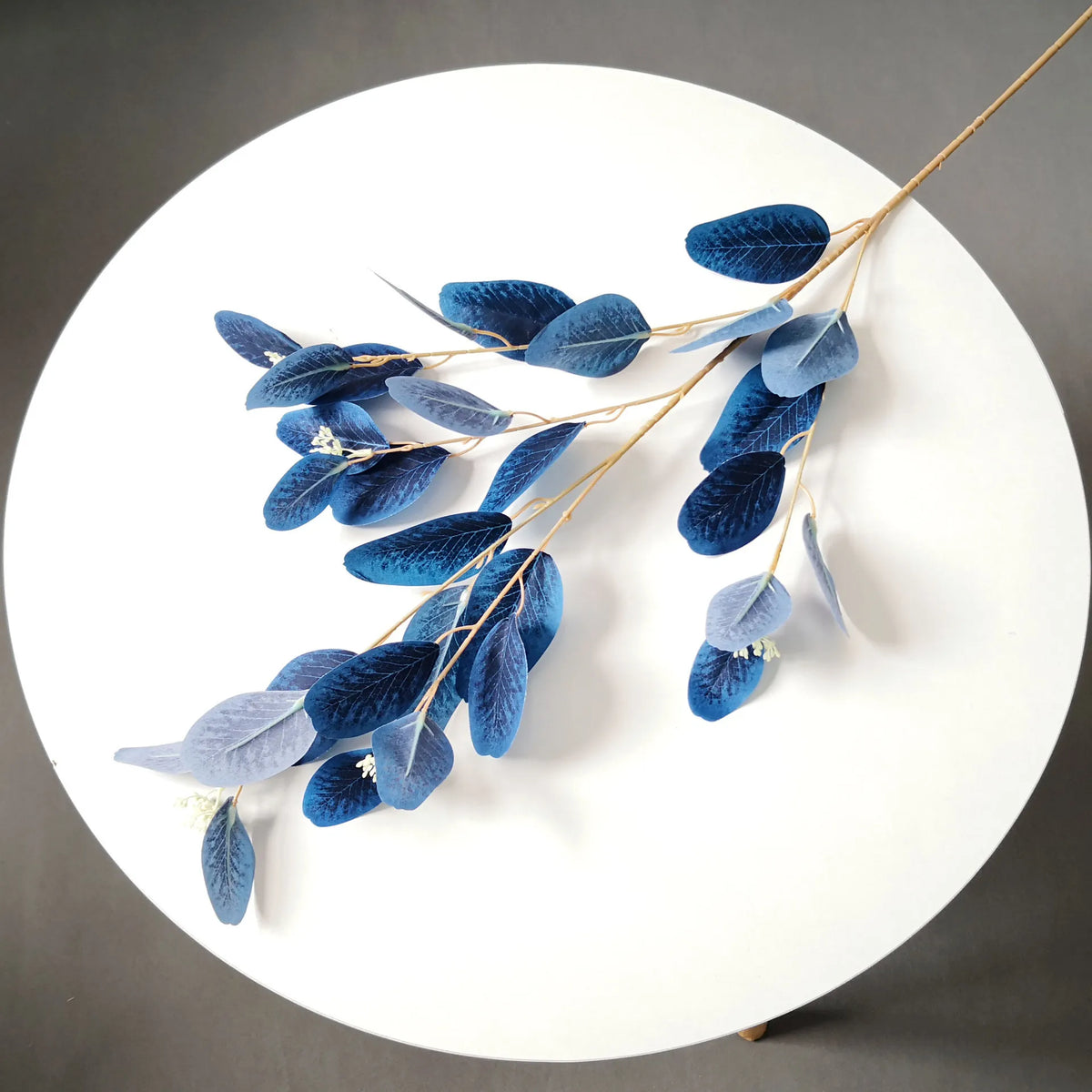 Eucalyptus leaves branches in artificial silk for floral decoration - view 5