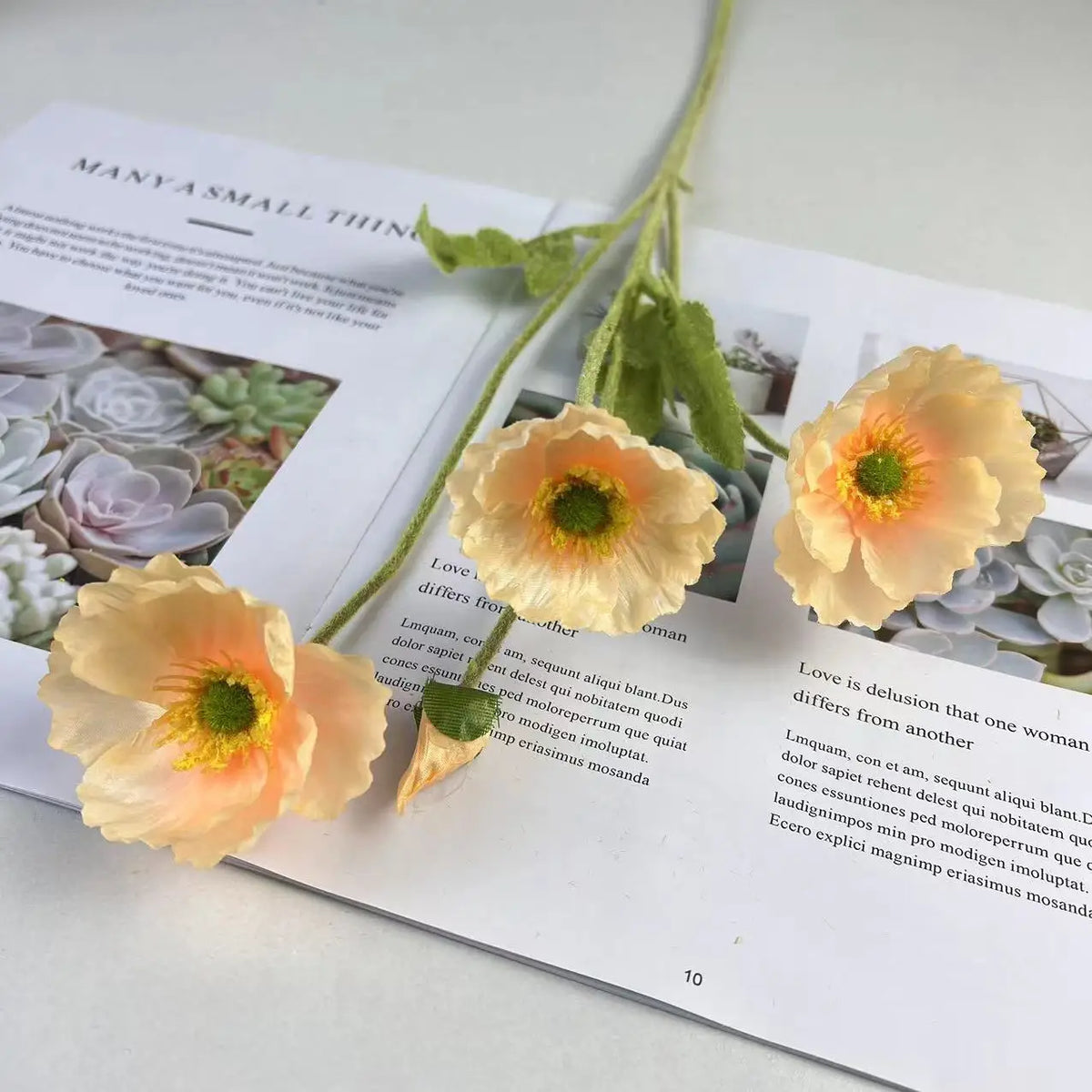 Bouquet of artificial silk flowers for various decorations - Champagne