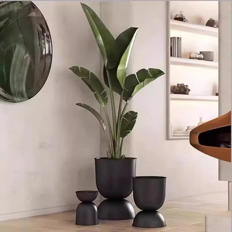 Elegant pots for plants and garden decorations - view 2