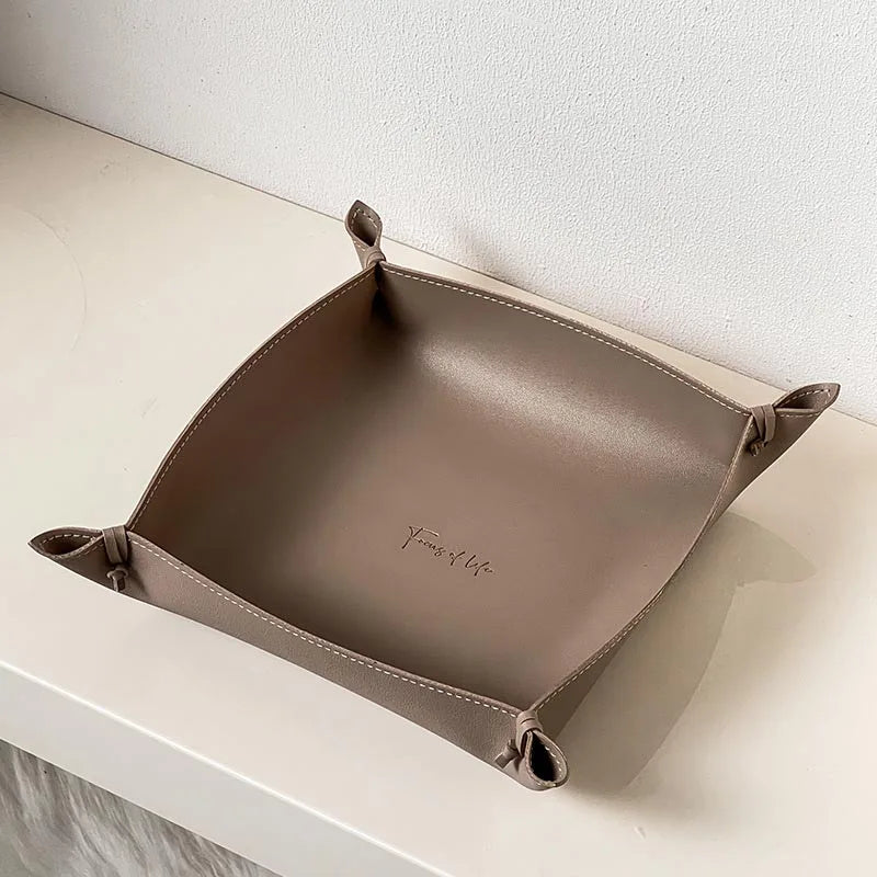 Leather storage tray for dice jewelry and keys - L 3