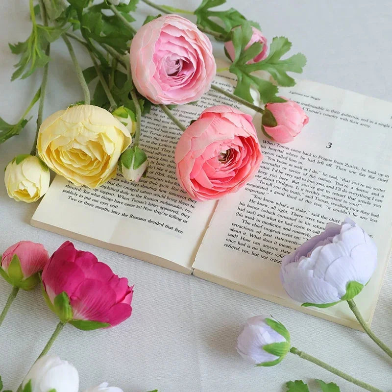 Artificial silk flowers for garden decoration and balcony
