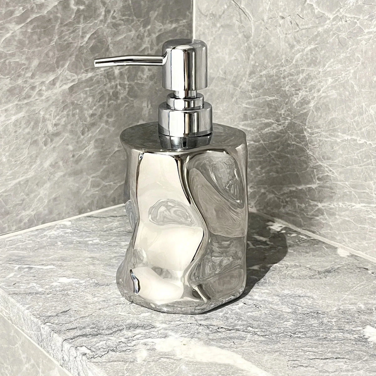 Ceramic lotion bottle dispenser for gel shower and soap - Silver