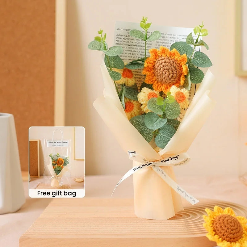 Bouquet of handmade crochet sunflowers for gifts and decorations - Champagne