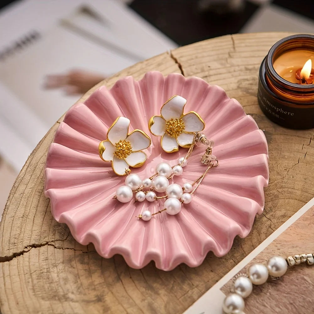 Elegant jewelry tray in modern festive ceramic design - view 5