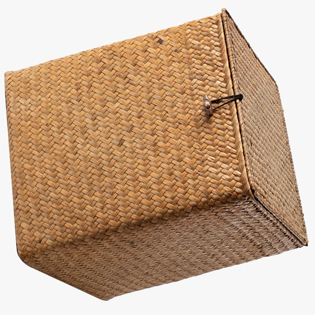 Vintage wicker basket hand woven with lid