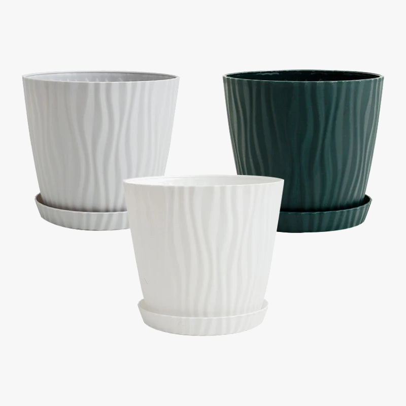 Single high flower pot with multicolor plastic undulations