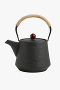 Service a the Japanese kungfu tea and cups